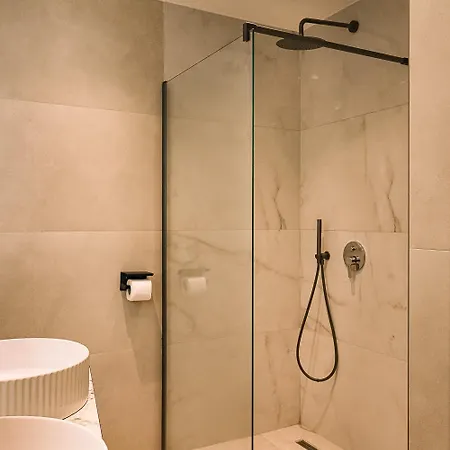 Azure Escape Luxury Σαράντα