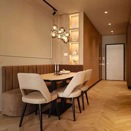 Azure Escape Luxury Σαράντα